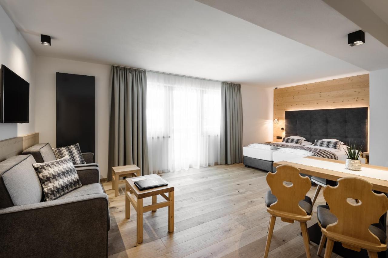 קורברה אין בדיה Hotel Arkadia - "Adults Only" מראה חיצוני תמונה